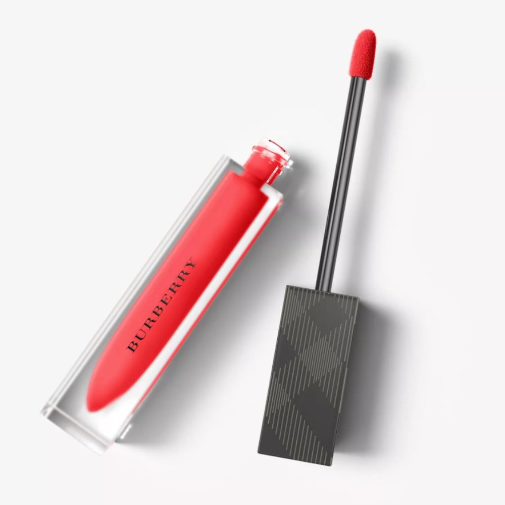 Burberry Liquid Lip Velvet – Military Red